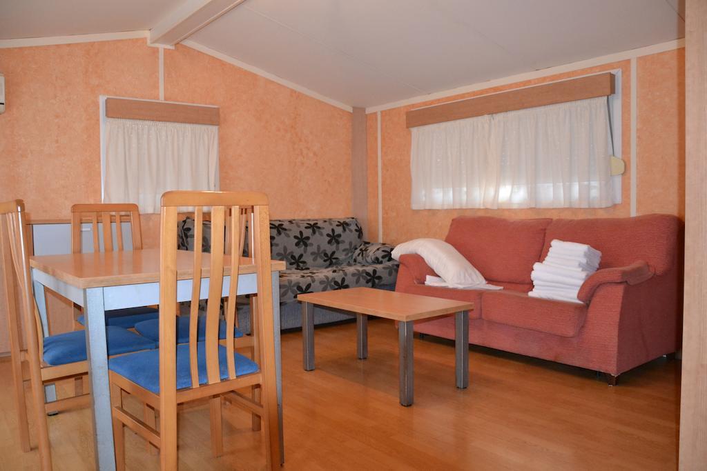 Camping Fuentes Blancas Burgo Екстериор снимка