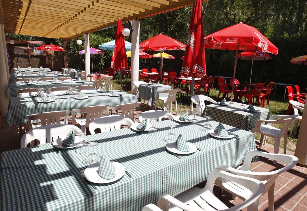 Camping Fuentes Blancas Burgo Екстериор снимка