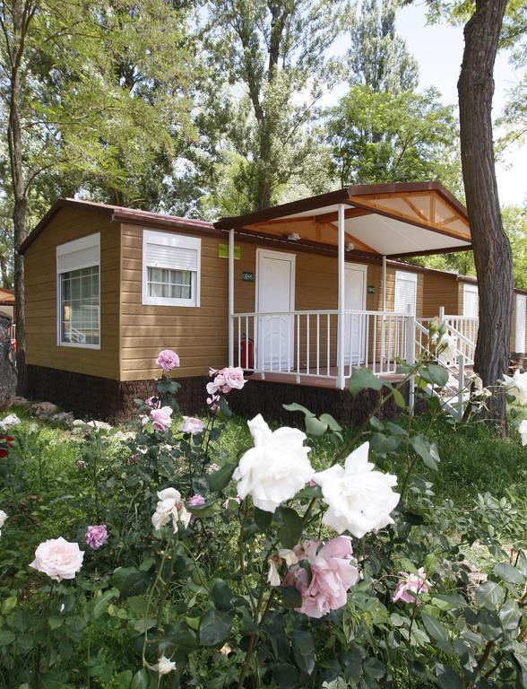 Camping Fuentes Blancas Burgo Стая снимка