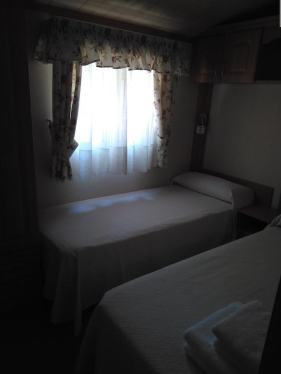 Camping Fuentes Blancas Burgo Екстериор снимка