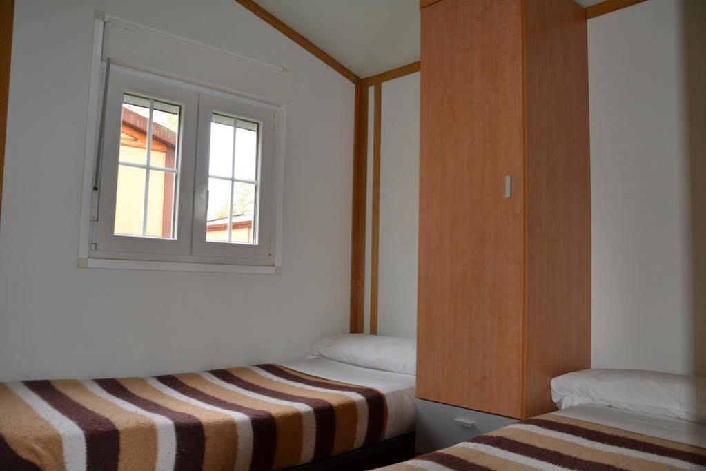 Camping Fuentes Blancas Burgo Екстериор снимка